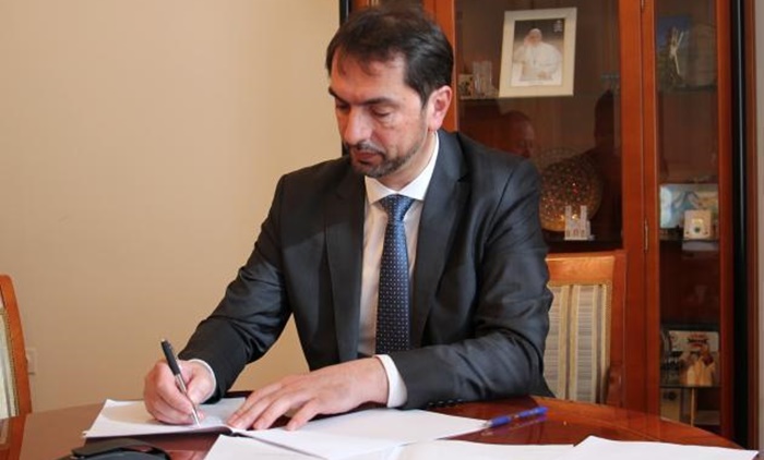 Čavara potpisao Ukaz o Zakonu o električnoj eneregiji