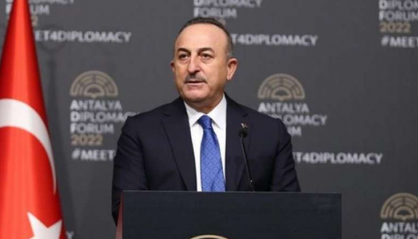 Cavusoglu: 'Besmisleno' je održati trilateralni sastanak sa Švedskom i Finskom
