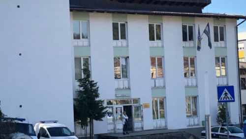Cazin: Maturant pištoljem izvršio samoubistvo u porodičnoj kući