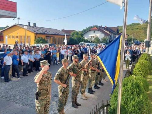 Cazin obilježio Dan grada manifestacijom "Pečat slobodi" i sjećanjem na deblokadu Bihaćkog okruga