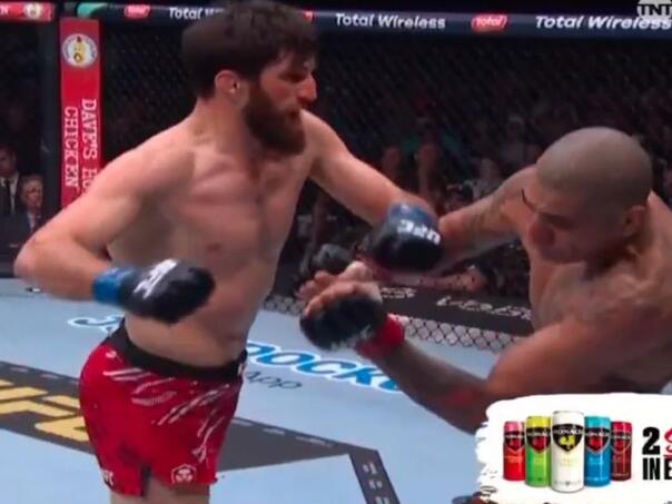 Čečenski borac savladao Brazilca koji ga je ismijavao zbog ramazana i posta