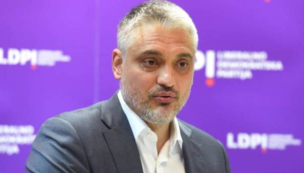 Čeda Jovanović izašao iz bolnice, kaže da ga je bolest "razbila"