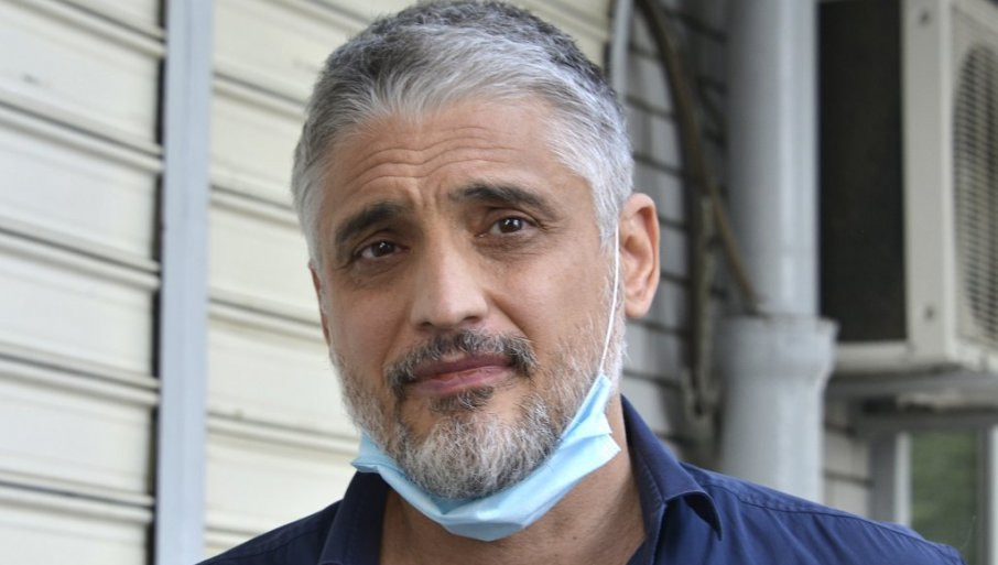 Čedomir Jovanović demolirao lokal