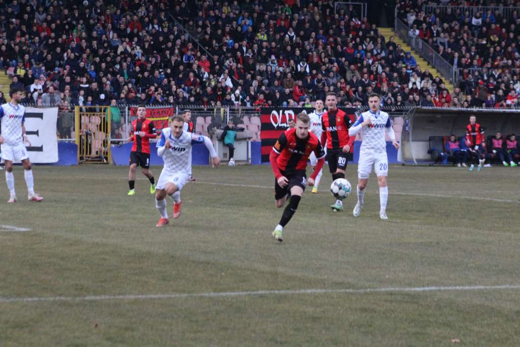 Čelik eliminisan, Radnik rastužio ispunjeno Bilino Polje