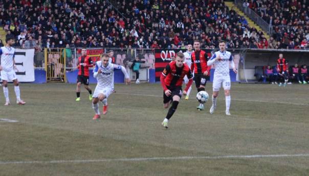 Čelik eliminisan, Radnik rastužio ispunjeno Bilino Polje