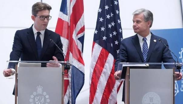 Čelnici američke i britanske sigurnosne službe upozorili na rastuću prijetnju iz Kine