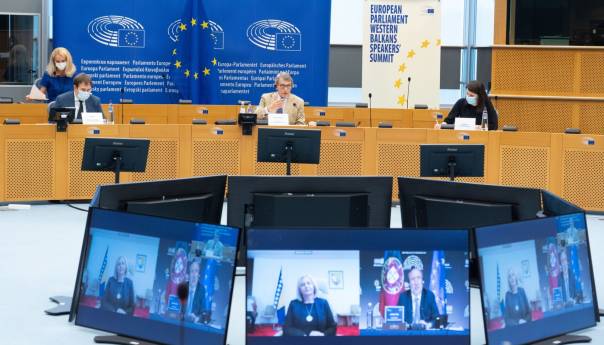 Čelnici parlamenata EU i Balkana: Vladavina prava vodi u EU