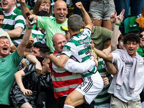 Celtic došao nadomak titule, nastala nezapamćena ludnica