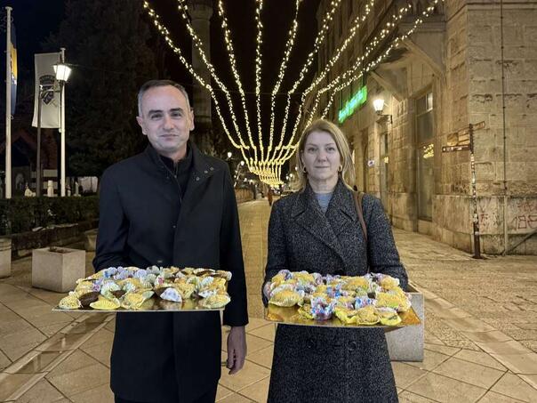 Ćemalović i Rahimić dijelili bajramske kolače u Mostaru