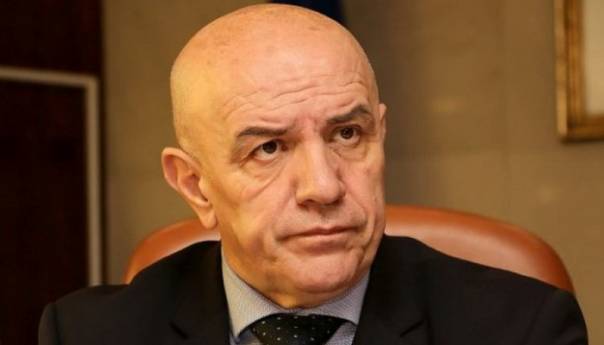 Čengić bi obustavljao plate i penzije radi političkih igara