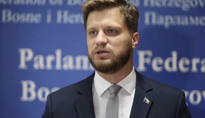 Čengić: Schmidtova odluka šuplja i zlonamjerna