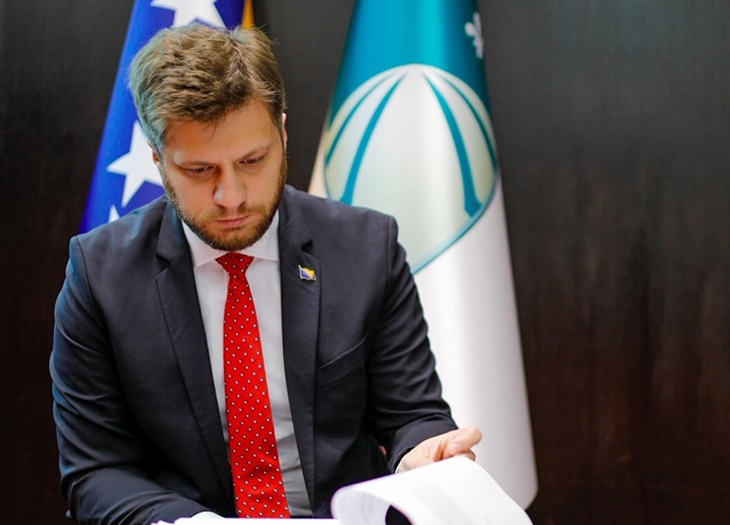 Čengić se oglasio nakon što mu je bačena bomba na kuću: Nastavak prijetnji