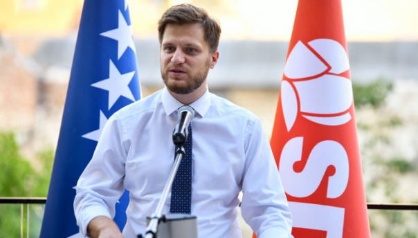 Čengić se oglasio: Ostajem u SDP-u, ne treba mi Schmidt