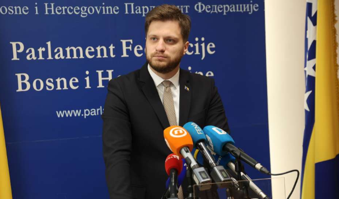 Čengić: Za situaciju oko seta zakona kriva Marinković-Lepić