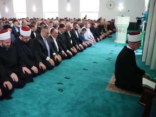 Centralna bajramska svečanost Muftijstva tuzlanskog održana u džamiji 'Kralj Abdullah'