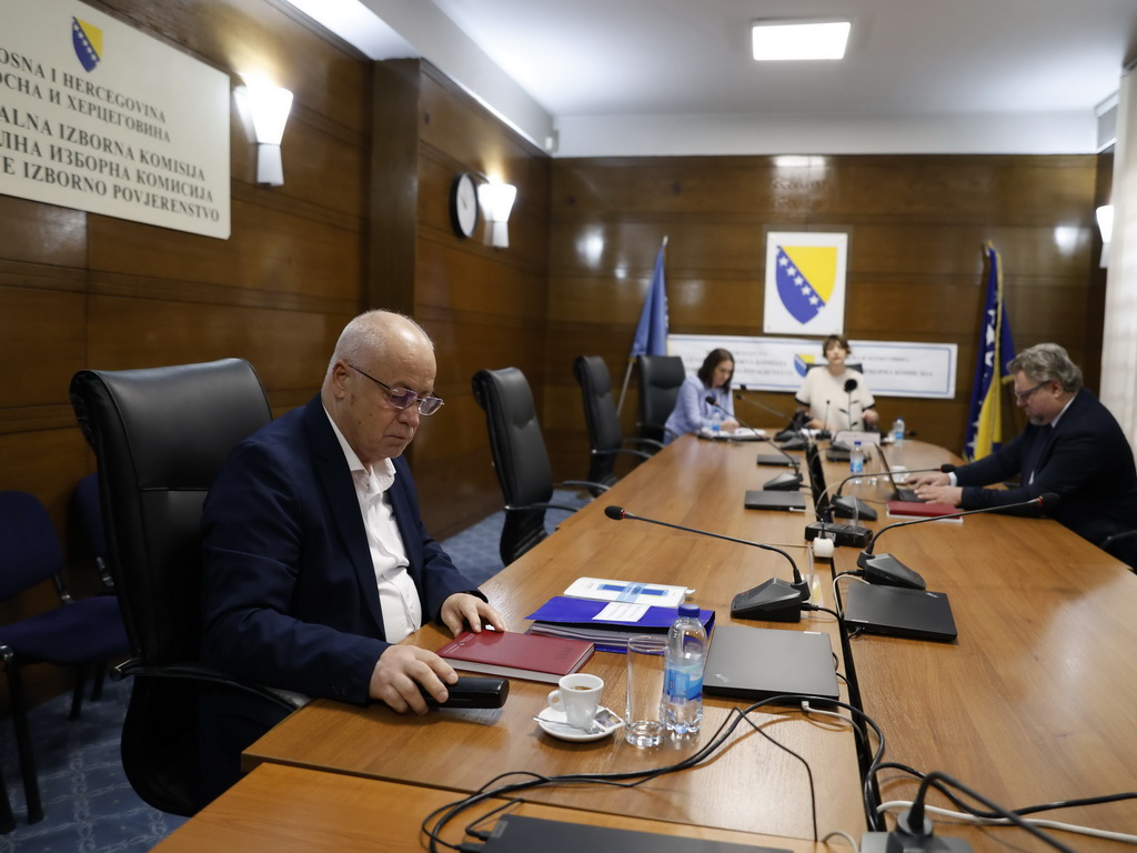 Centralna izborna komisija BiH upozorava na manjak ljudskih resursa