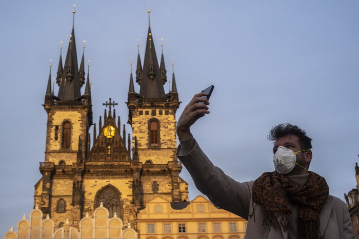 Česi ponovo moraju da nose maske