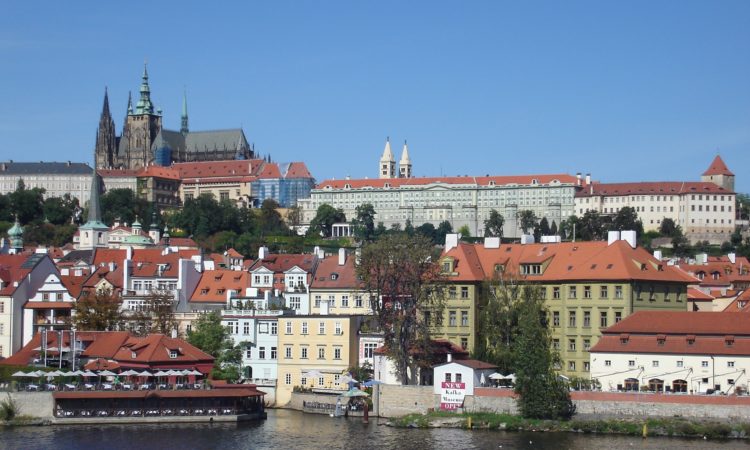 Češka dobija novog ministra zdravlja, stari prekršio mjere