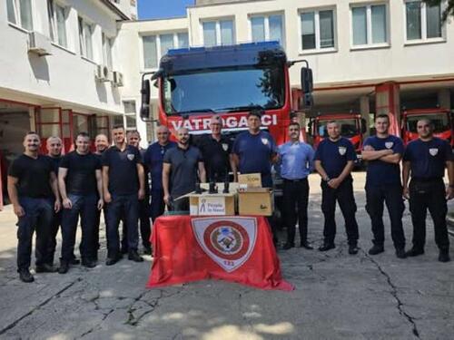 Češka organizacija i ministar Balavac osigurali donaciju opreme mostarskim vatrogascima