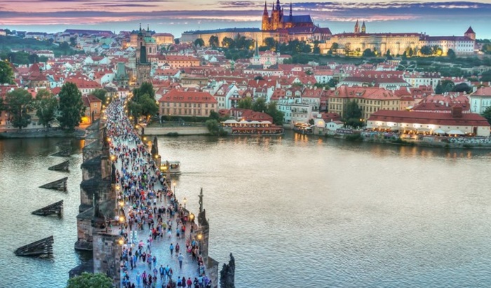 Češka otvara restorane i barove, dopušta ulazak stranim turistima