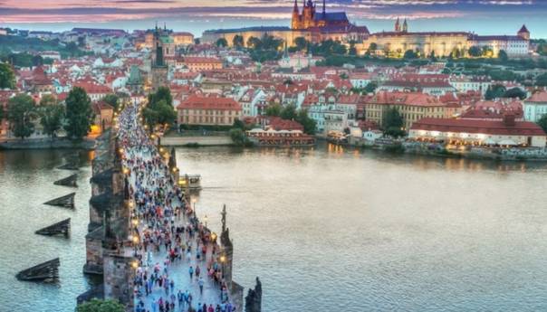 Češka otvara restorane i barove, dopušta ulazak stranim turistima