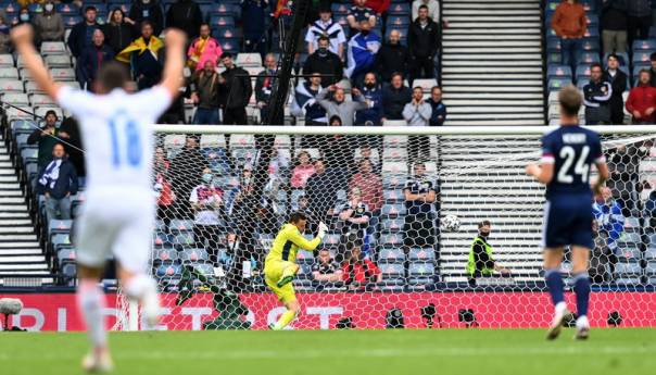 Češka pobijedila Škotsku, Schick zabio s centra