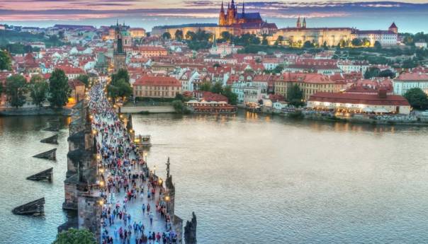 Češka prestaje isplaćivati plate državnim službenicima zbog inflacije