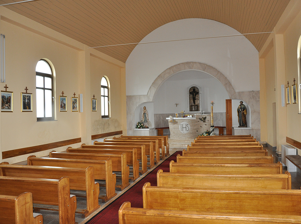 Češka: Sveštenika pronašli s odsječenim spolnim organom