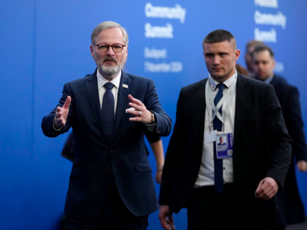 Češka vlada preživjela glasanje o nepovjerenju