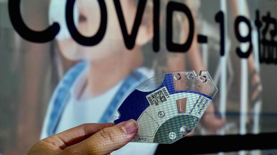 Češka vlada smanjuje restrikcije za nošenje maski za lice