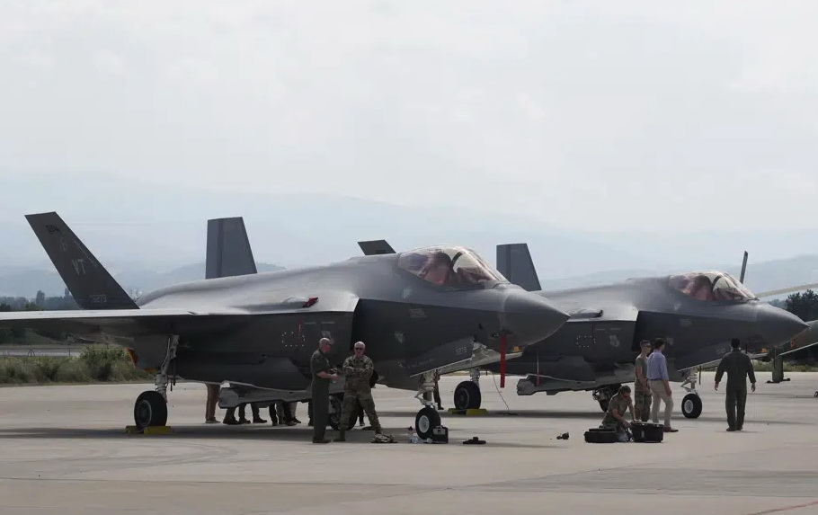 Češka vlada usvojila nacrt zakona o ulaganju dva posto BDP-a u vojsku