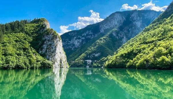 Češki ronioci pomažu uklanjanju mina iz Drine