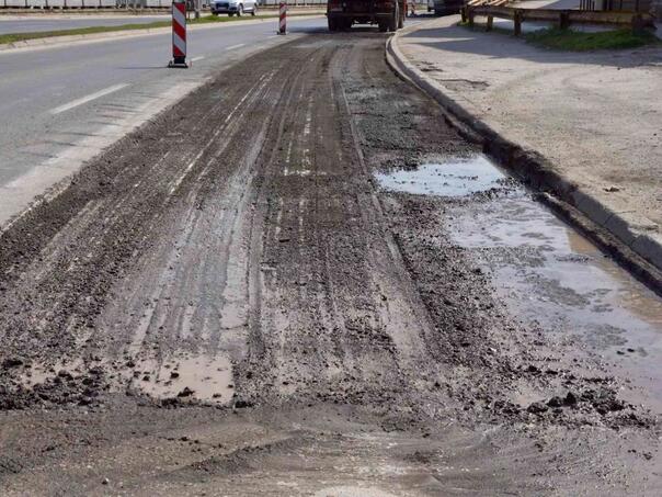 Ceste FBiH i inspekcije ne rade posao: Tuzla sama krpi magistralu