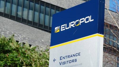 Četiri Hrvata osumnjičena za krijumčarenje droge i oružja u više europskih zemalja