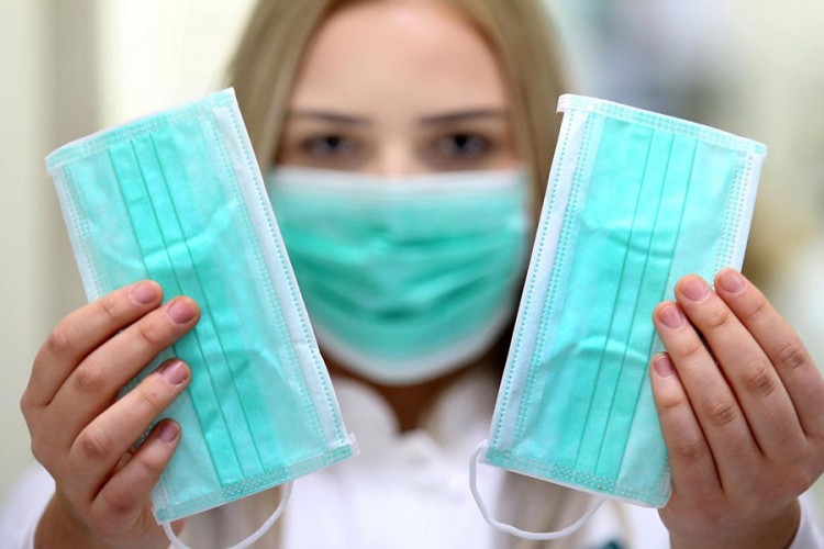 Četiri miliona KM za nabavku respiratora, maski i zaštitnih odijela u RS-u