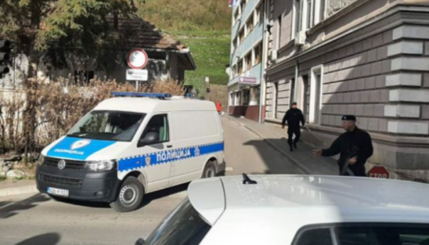 Četiri osobe uhapšene prilikom racije u ugostiteljskom objektu