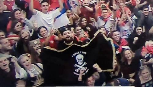 Četnička zastava na meču Novaka Đokovića