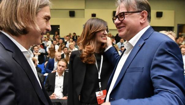 'Četvorka' otvorila karte i stavila se na raspolaganje HDZ-u