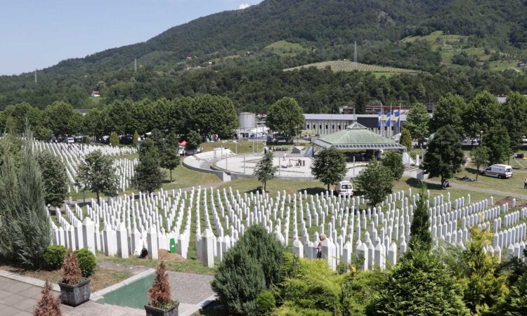 Četvrt vijeka od genocida konačni smiraj našlo još devet žrtava