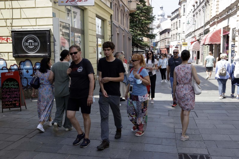 Četvrti talas korone u BiH moguć već krajem ljeta