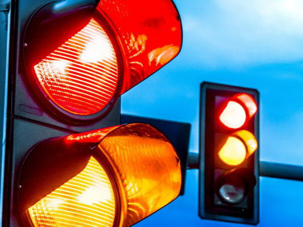 Četvrto svjetlo na semaforu moglo bi da okonča beskrajna čekanja na crveno