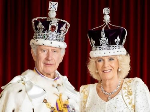 Charles za božićnu čestitku odabrao fotografiju sa svoje krunidbe