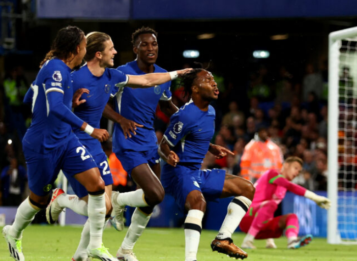 Chelsea na krilima Sterlinga savladao Luton