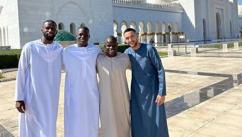 Chelseajevi nogometaši klanjali džumu u Abu Dhabiju