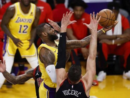 Chicago Bullsi i LA Lakersi odigrali jednu od najluđih utakmica ikada