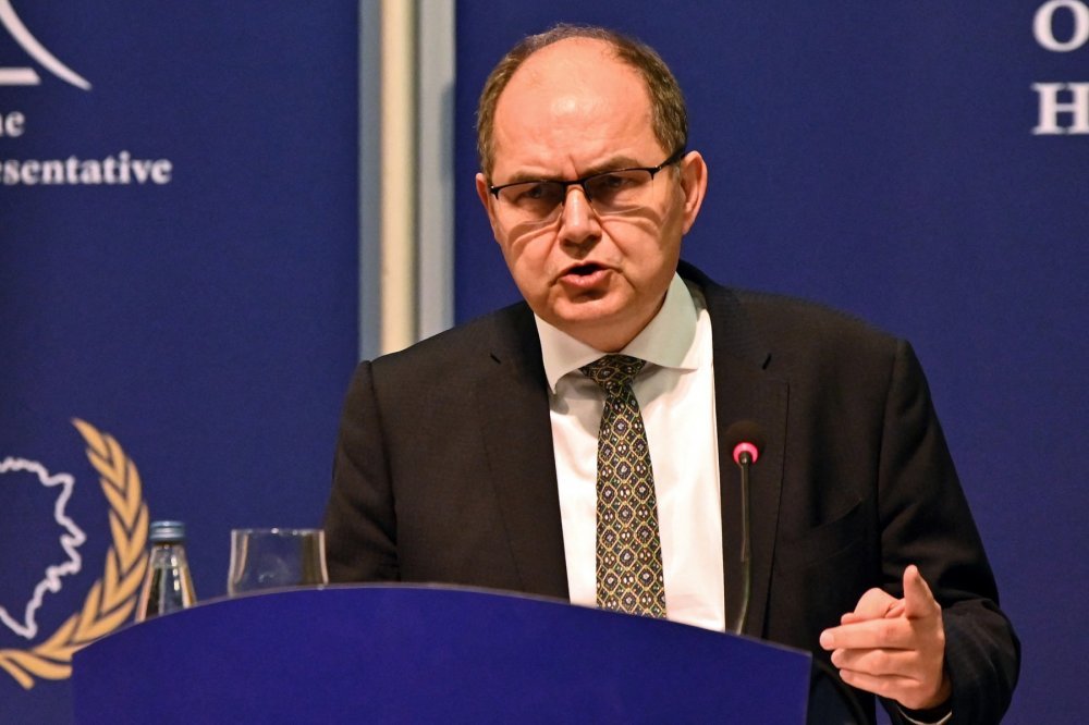 CHRISTIAN SCHMIDT - KORIŠTENJE OVLASTI