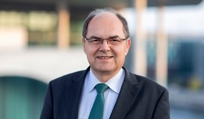 CHRISTIAN SCHMIDT - MUDRI I STRPLJIVI POLITIČAR