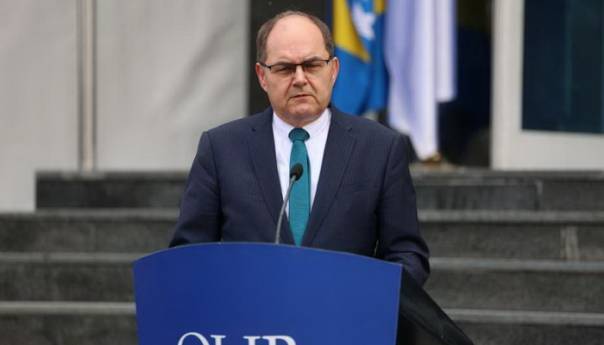 Christian Schmidt nametnuo odluku o finansiranju izbora