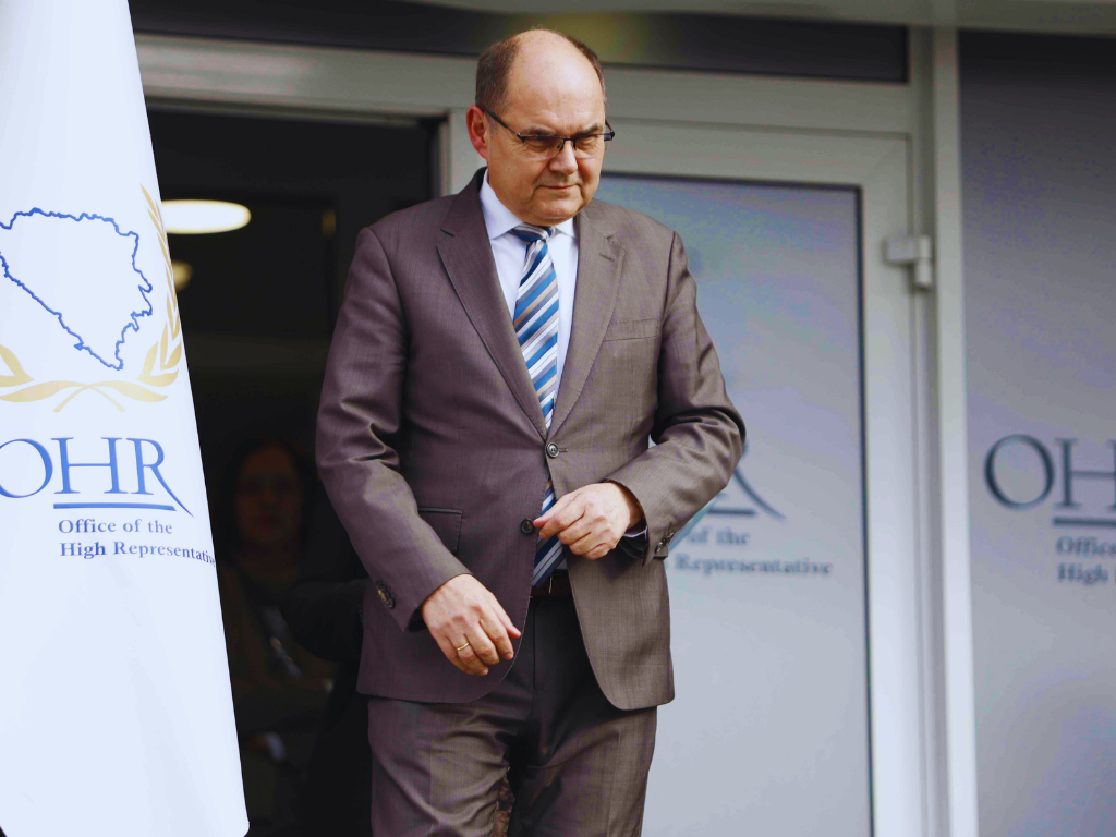 Christian Schmidt razmatra podnošenje ostavke