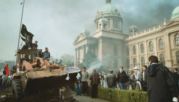 CIA objavila dokument o 5. oktobru: Dan kada je pao Slobodan Milošević